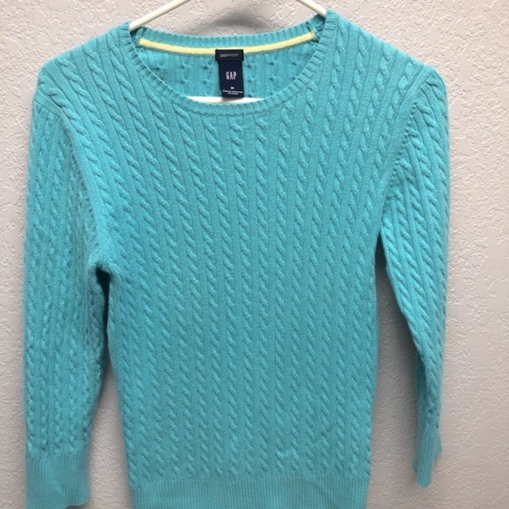 GAP Sweater